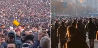 Rusya'da binlerce Müslüman bayram sabahı camilere akın etti
