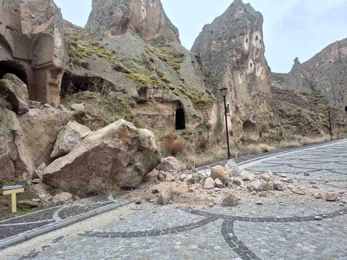 Soğanlı Vadisi'nde kaya koptu bölgede güvenlik önlemleri artırıldı