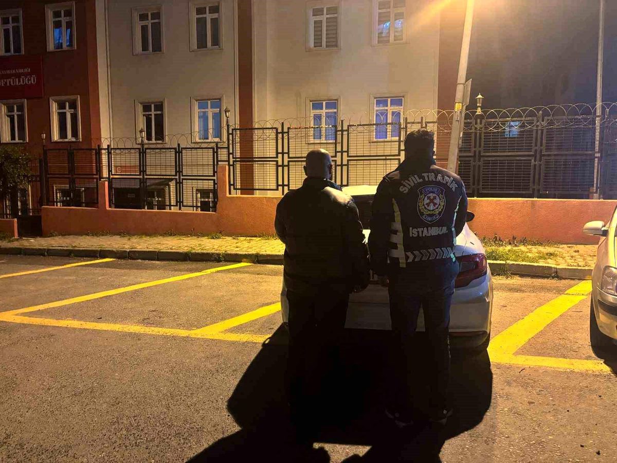 Trafikte saldırı kamerada