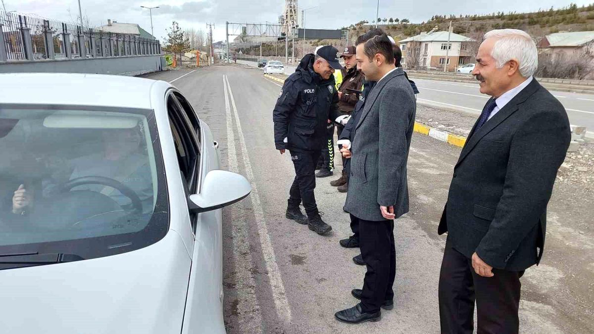 Aşkale'de bayramın manevi atmosferi yollara taşındı