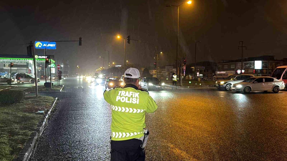Bayram yoğunluğuna polis müdahalesi