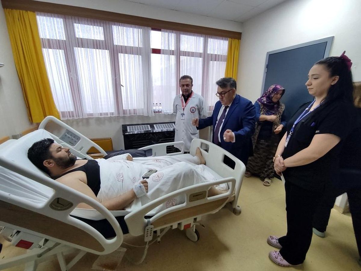 Rektör Özölçer, Ramazan Bayramı'nı BEUN Hastanesi'nde Kutladı