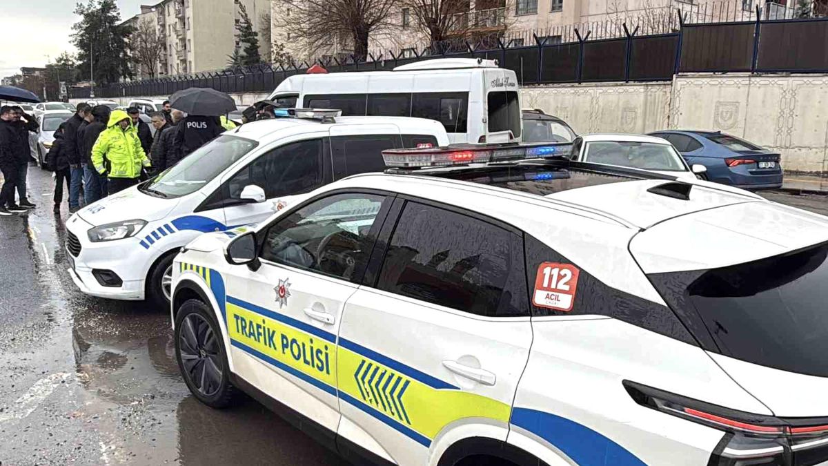 Diyarbakır'da zincirleme trafik kazası: 4 yaralı