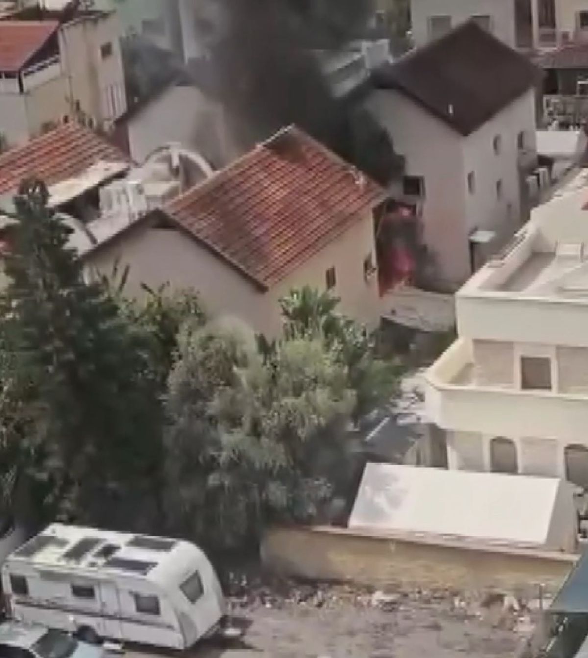 İran'ın Misilleme Saldırısında Tel Aviv'de 6 Kişi Yaralandı
