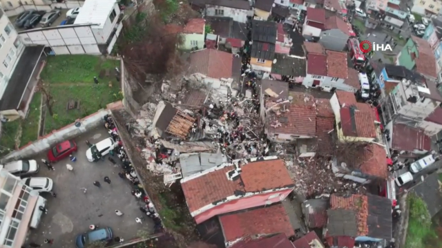 istanbul fatih te bina coktu enkaz altinda 19678416 6328 m
