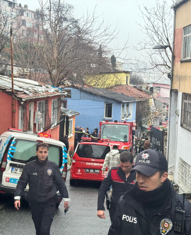 istanbul fatih te iki bina coktu enkaz altinda 19678416 9196 m