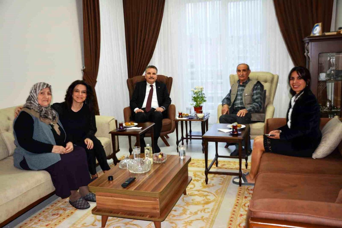 Kaymakam Odabaş'tan bayramda şehit ailelerine ziyaret