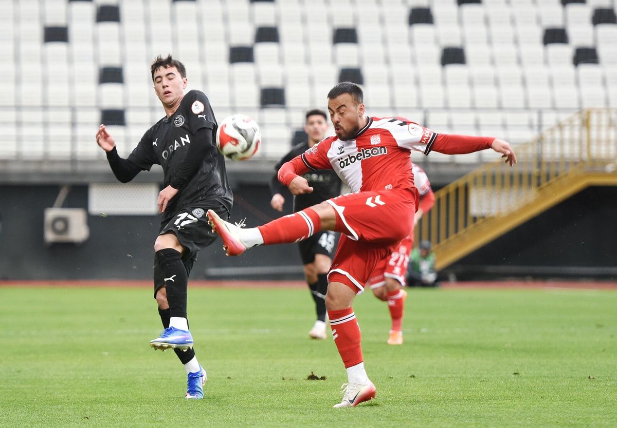 Manisa FK play-off umutlarını tüketiyor