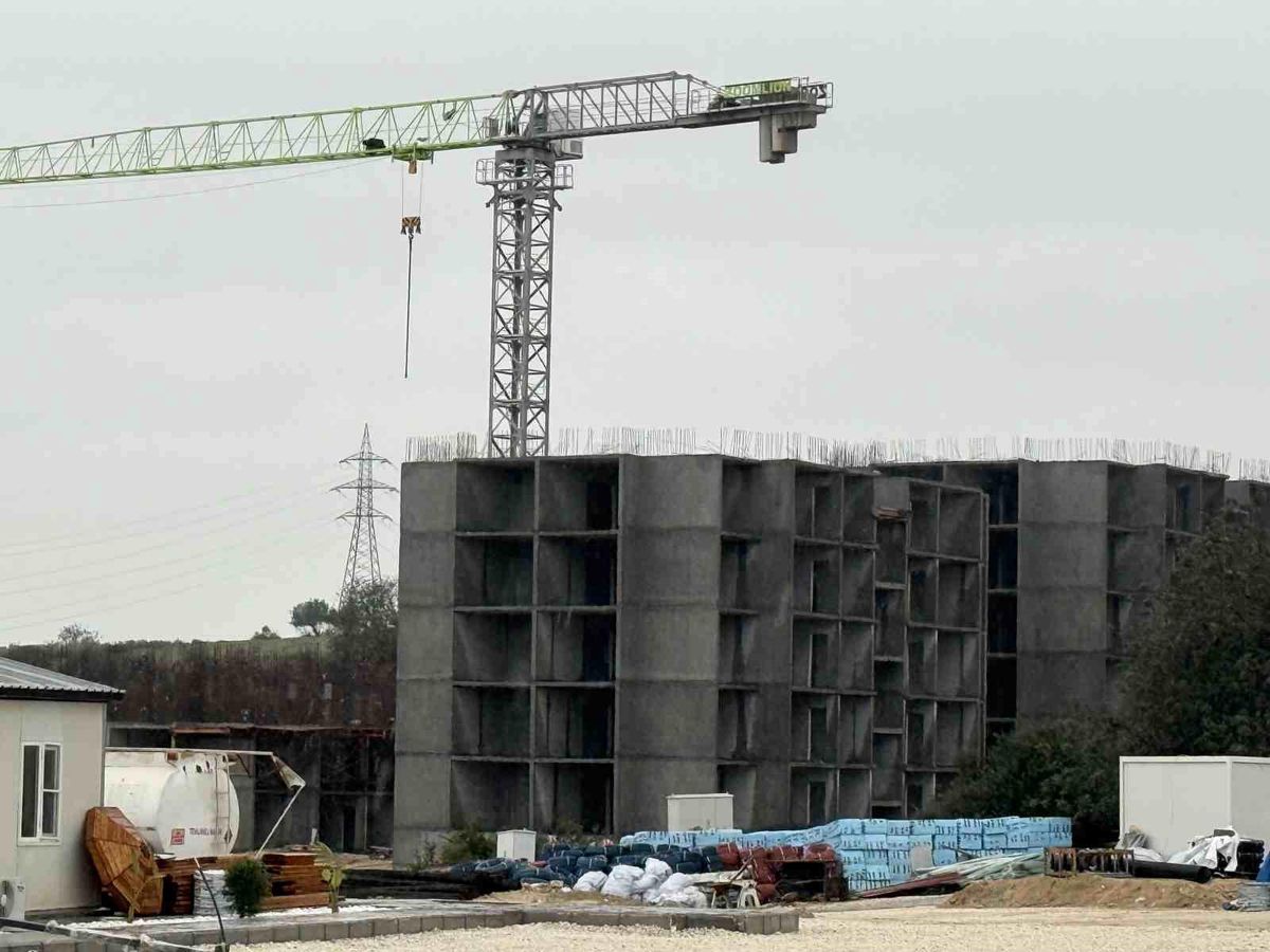 TOKİ konutları Tarsus'ta yükselmeye başladı