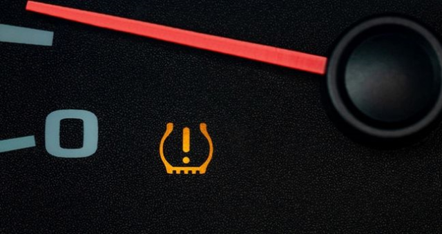 TOYOTA ARIZA LAMBALARI VE ANLAMLARI (Corolla, Auris, Yaris) Toyota arıza ışıkları neden yanar, nasıl söndürülür?