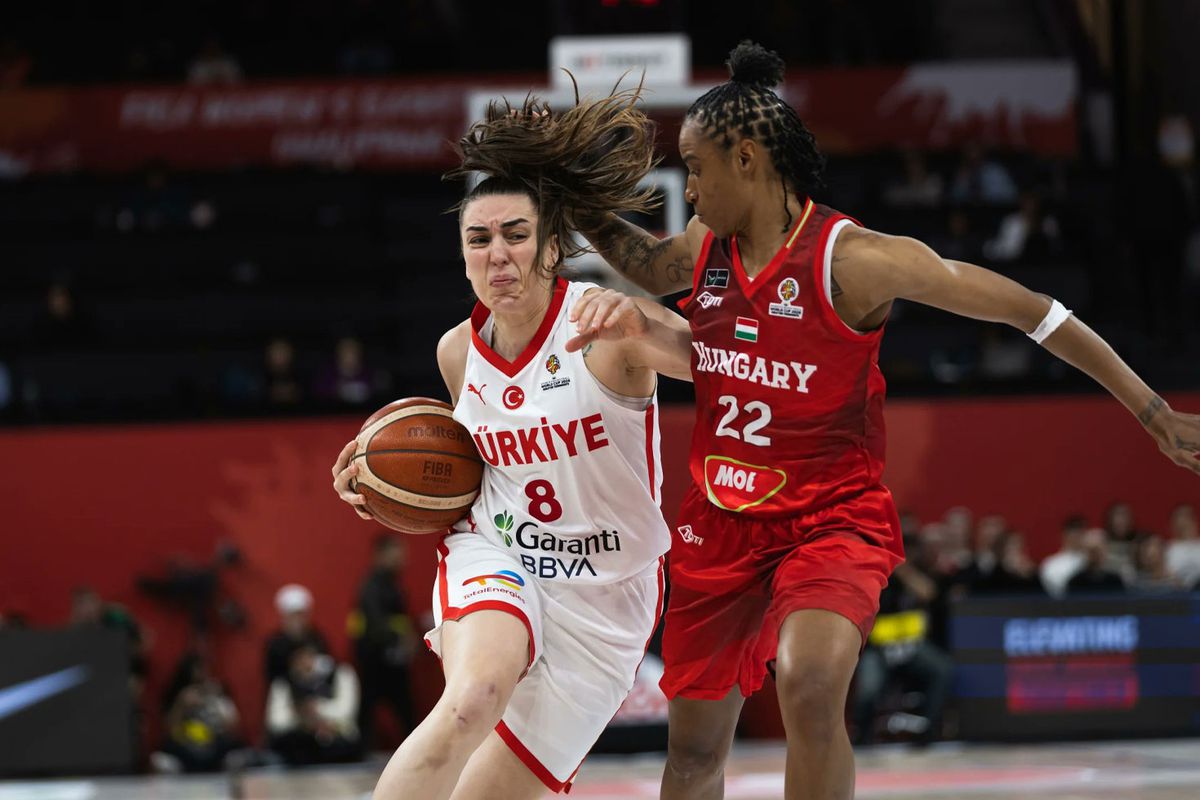 Ayşe Cora'dan Galatasaray'a kötü haber