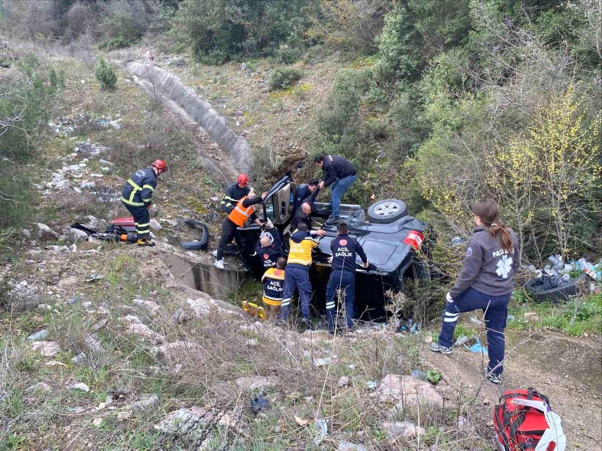 Bilecik'te otomobil takla attı: 2 yaralı