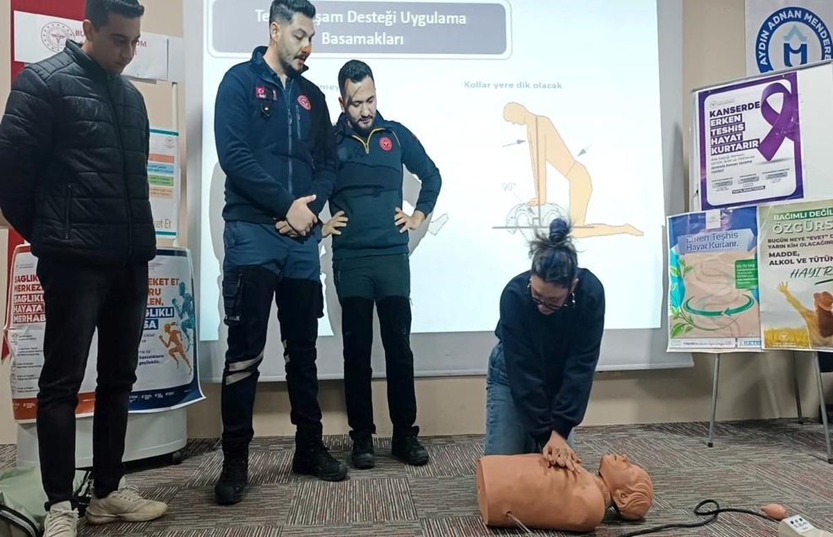Buharkent'te ilk yardım ve sağlıklı yaşam eğitimleri verildi