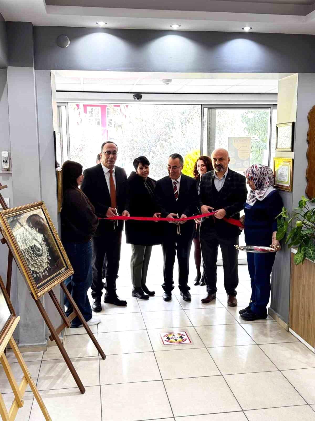 Efeler'de Kutlu Doğum Haftası sergisi açıldı