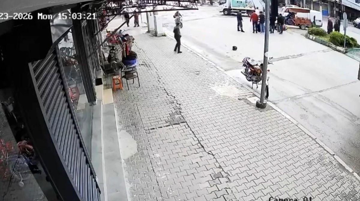 Kamyonun çarptığı motosikletin sürücüsü hayatını kaybetti