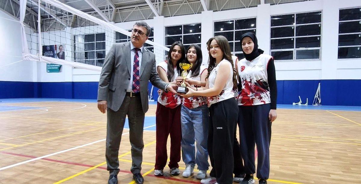 Kurumlar Arası Voleybol Turnuvası sona erdi