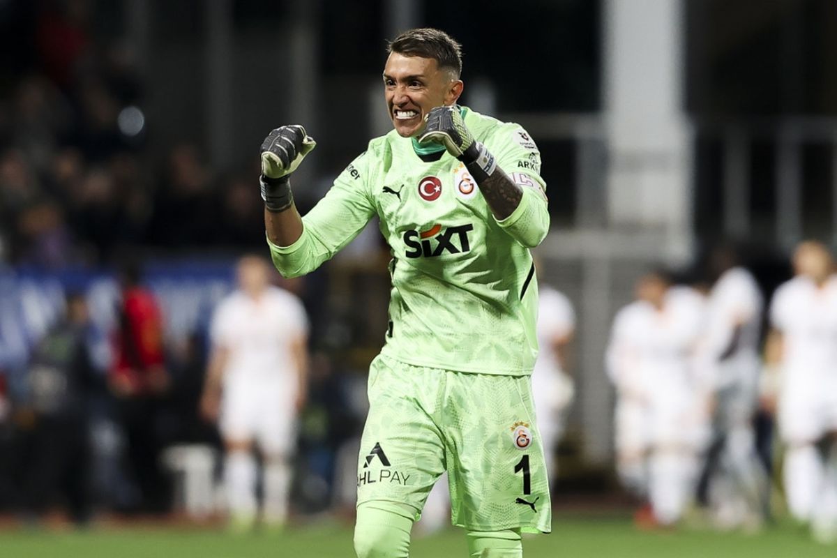 Muslera birinci ağızdan açıkladı: Türkiye'ye geri döneceğim