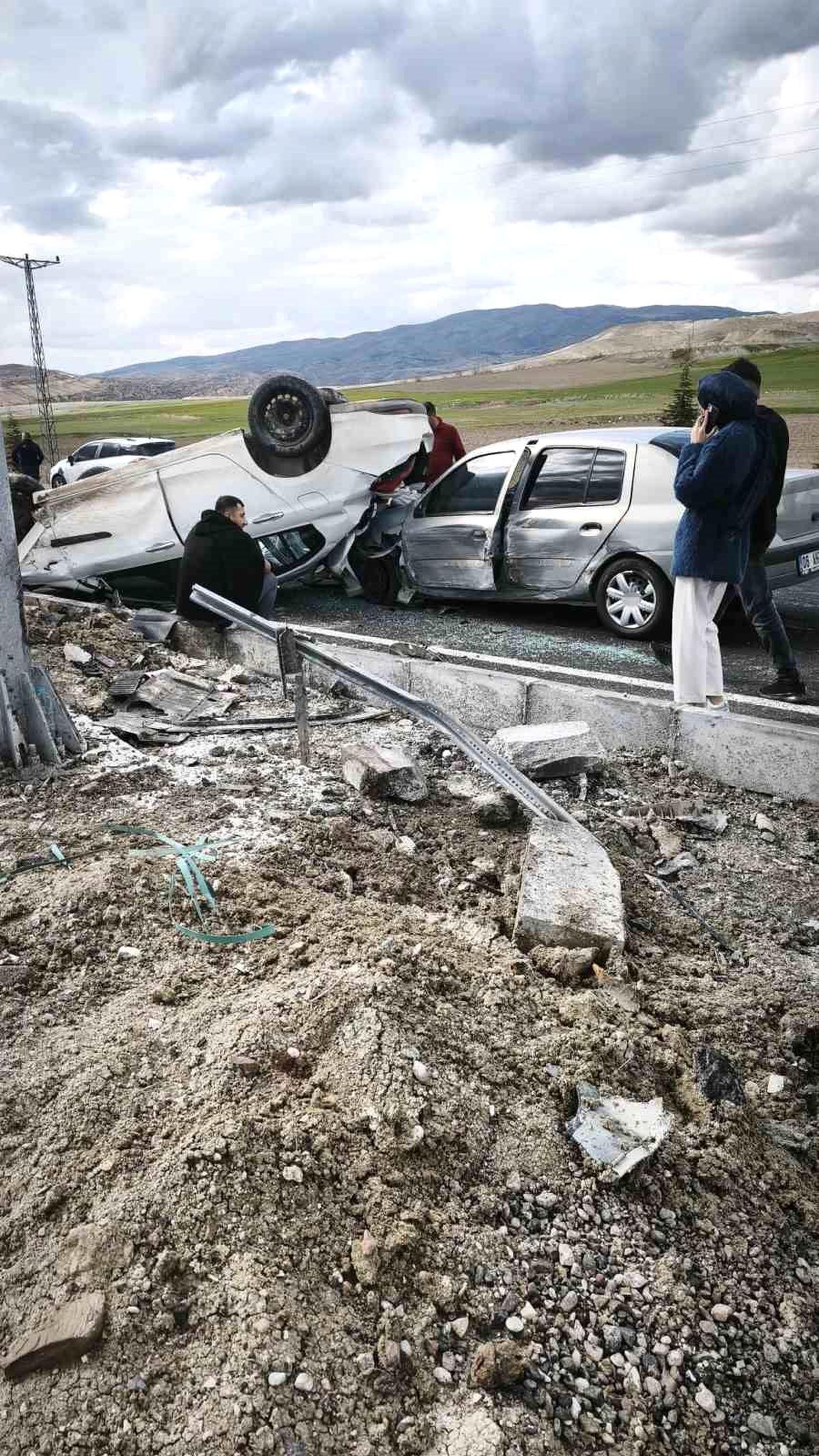 Nevşehir'de iki otomobil çarpıştı: 3 yaralı