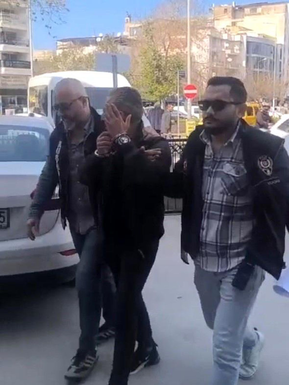 On üç ayrı suçtan aranan şahıs Aydın'da yakalandı