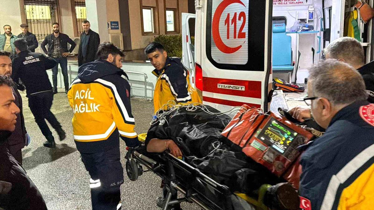 Otomobil uçuruma yuvarlandı: 1 ölü, 4 yaralı