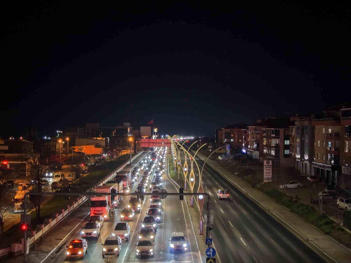 Polatlı'da bayram dönüşü oluşan trafik havadan görüntülendi