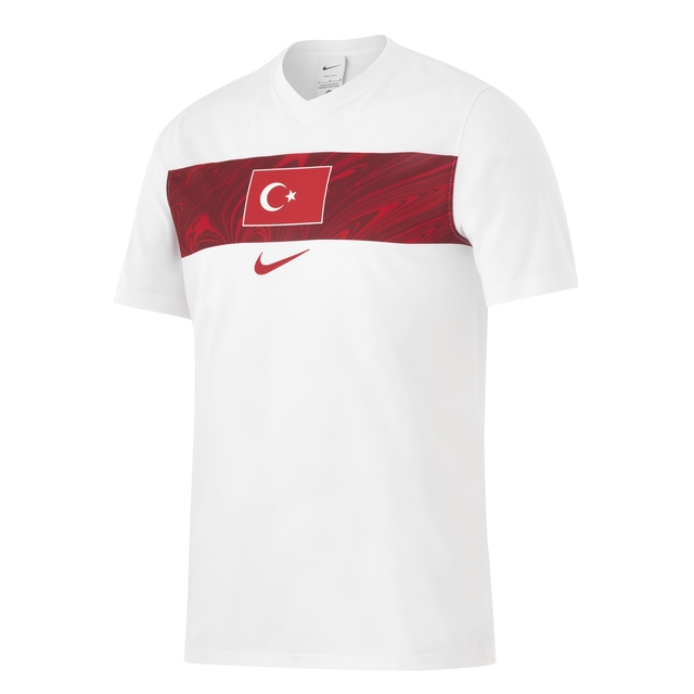 resmen tanitildi iste yeni milli formalarimiz 19680869 7275 m