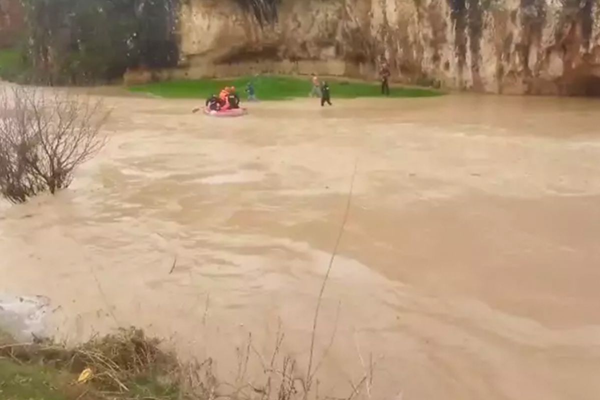 Adıyaman'da sel sularına kapılıp, mağaraya sığınan 4 çiftçi kurtarıldı