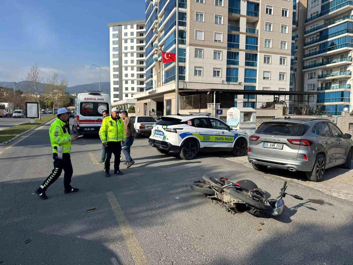 Söke'de meydana gelen trafik kazasında motosiklet sürücüsü yaralandı