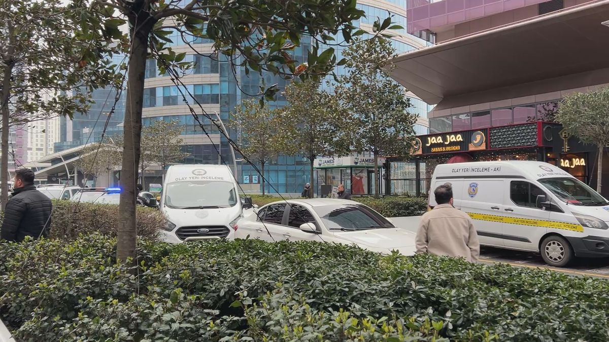 TIR'a çarpan hafif ticari aracın sürücüsü ağır yaralandı