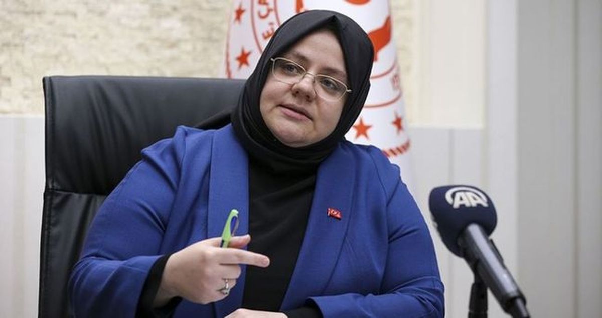 Zehra Zümrüt Selçuk kimdir? Eski Bakan Zehra Zümrüt Selçuk kaç yaşında, nereli, babası kim?