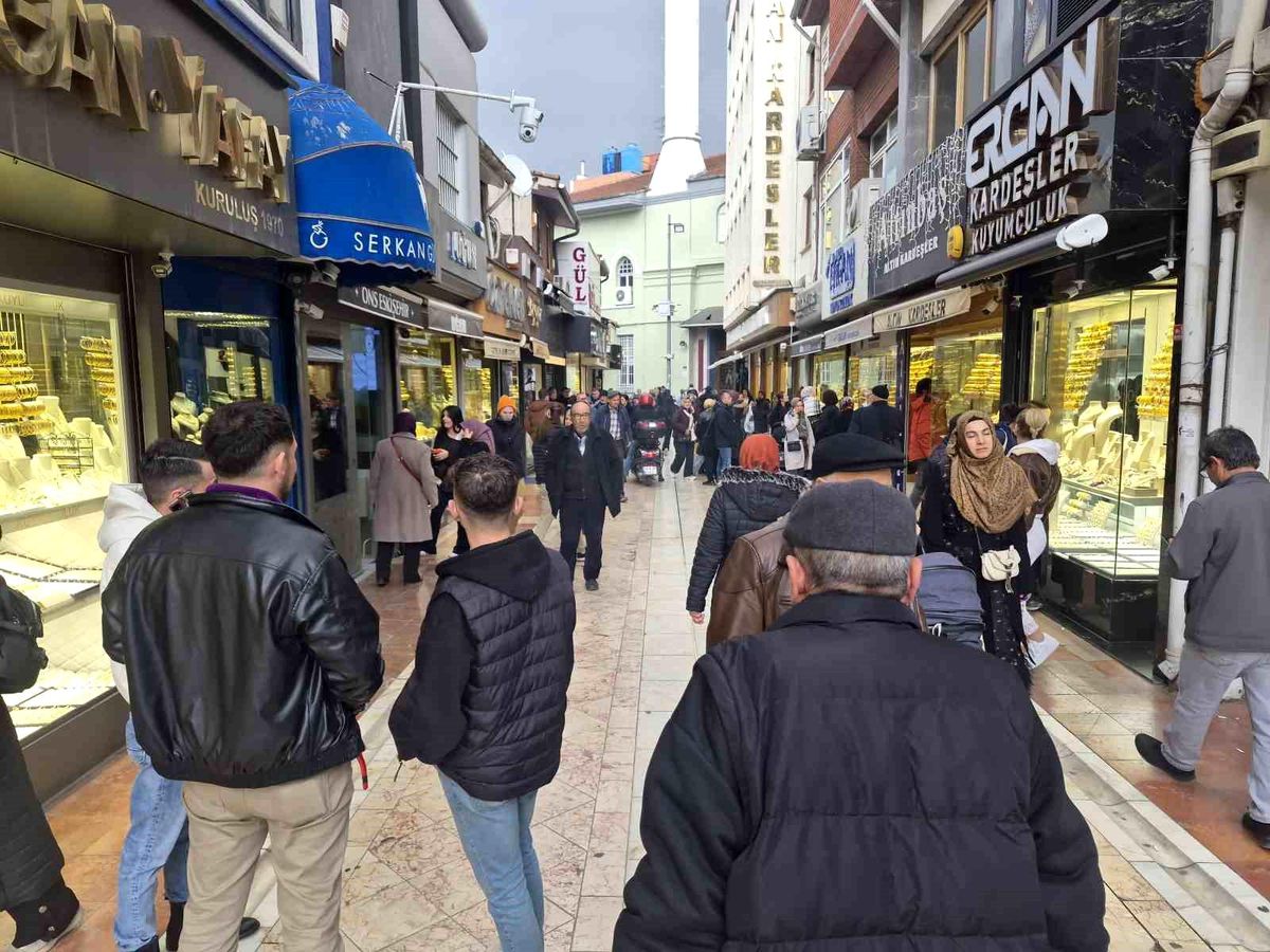 Altına rağbet devam ediyor