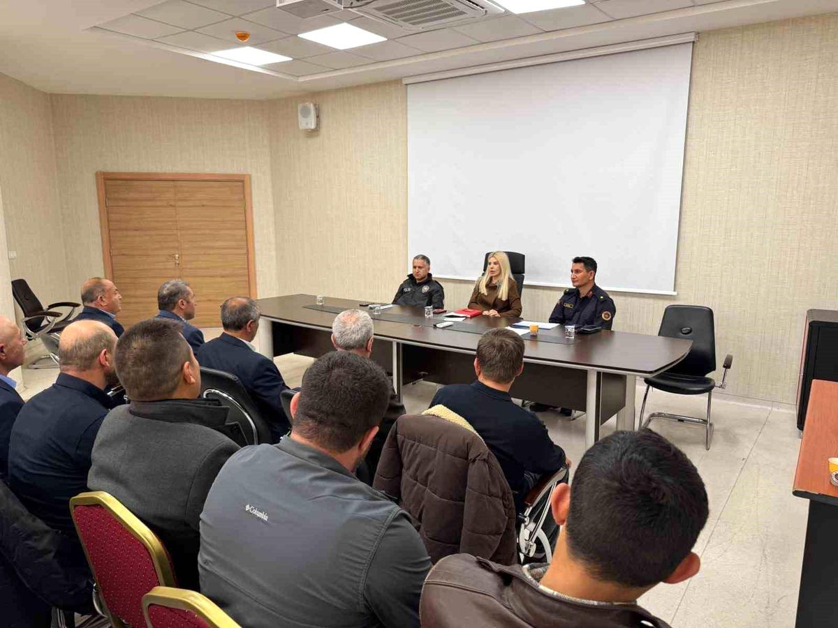 Altıntaş'ta muhtarlar toplantısı gerçekleştirildi