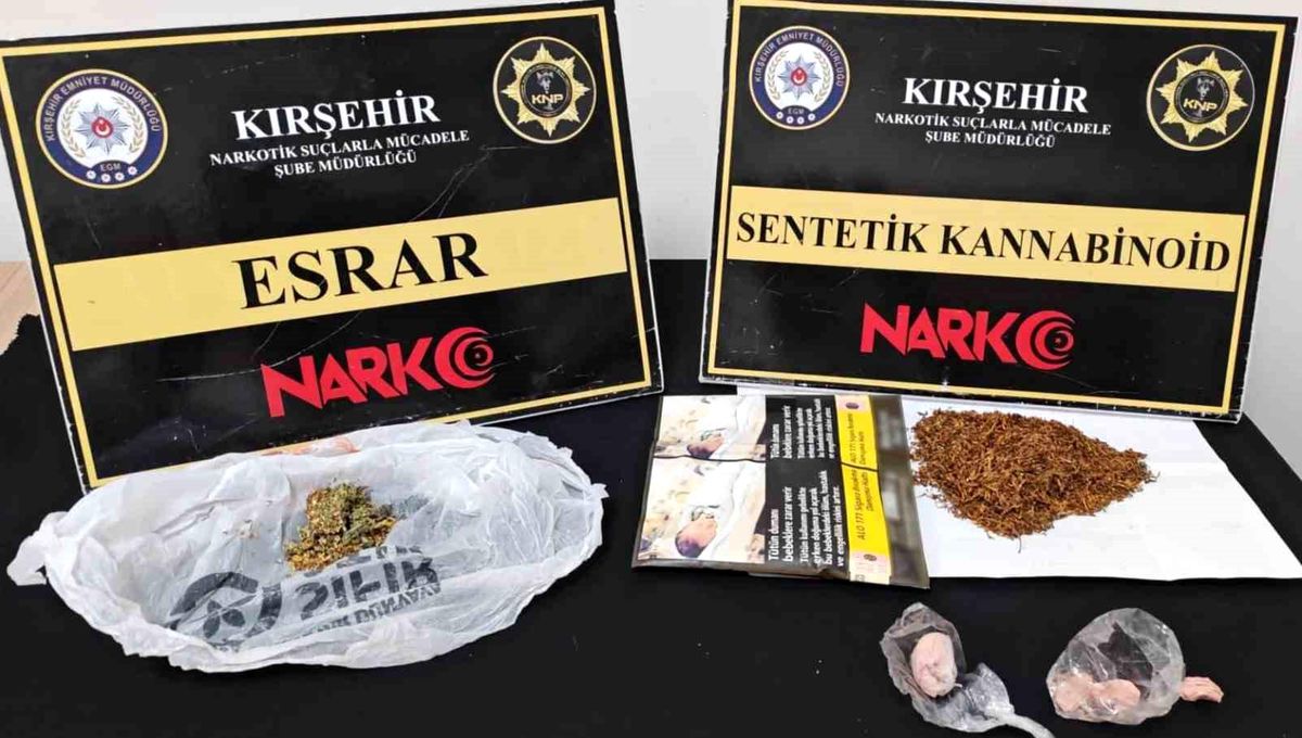 Araçta uyuşturucu ele geçirildi: 2 tutuklama