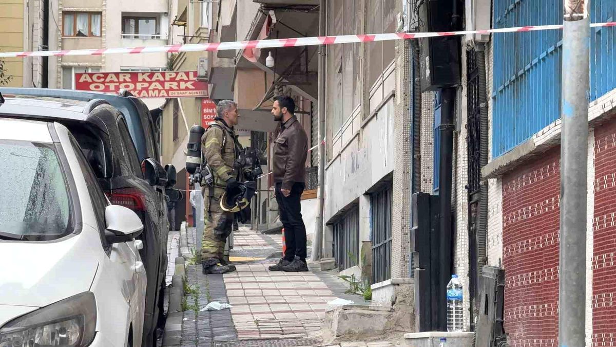 Bağcılar'da yangın tüpü dolumu yapılan iş yerine gaz sızıntısı: 2 işçi 6 sağlık çalışanı zehirlendi