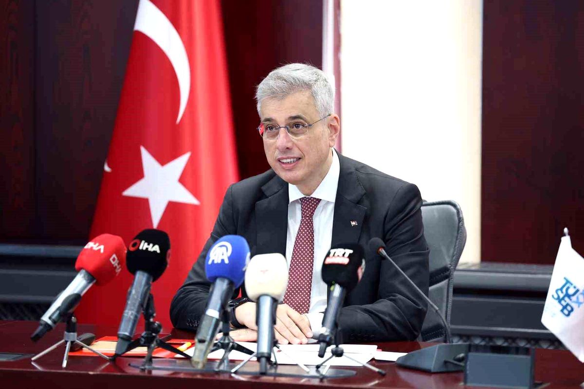 Bakan Memişoğlu: "ODTÜ gibi bilim yuvalarımızın desteğiyle sağlık sanayisini dünyanın en iyi teknolojisi h...