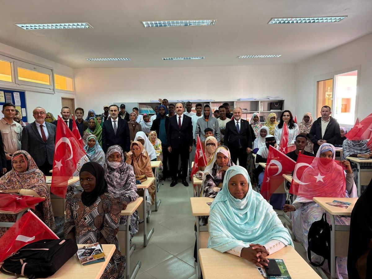 Başkan Altay'ın Moritanya Ziyaretinde Afrikalı Öğrenciden İstiklal Marşı Sürprizi