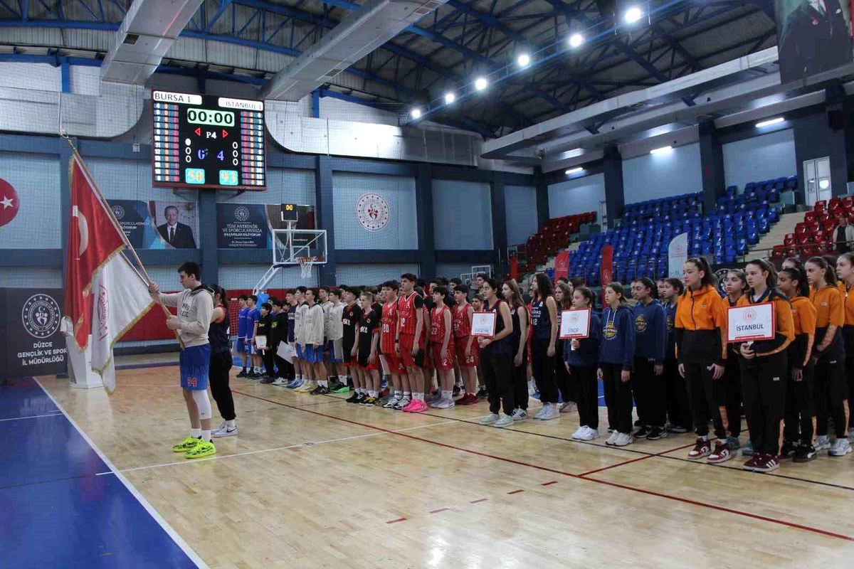 Düzce'de Yıldızlar Basketbol Yarı Finalleri Başladı