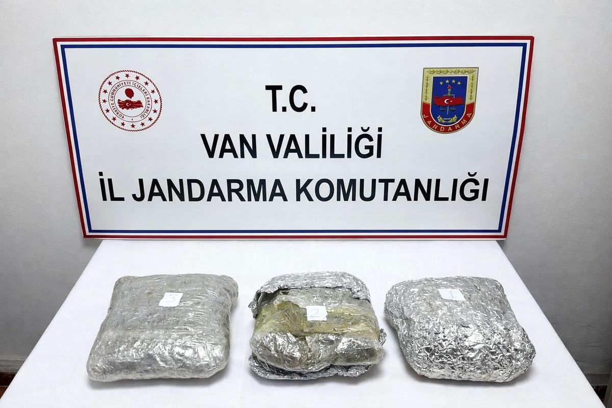 Çaldıran'da 4 kilo 60 gram skunk ele geçirildi