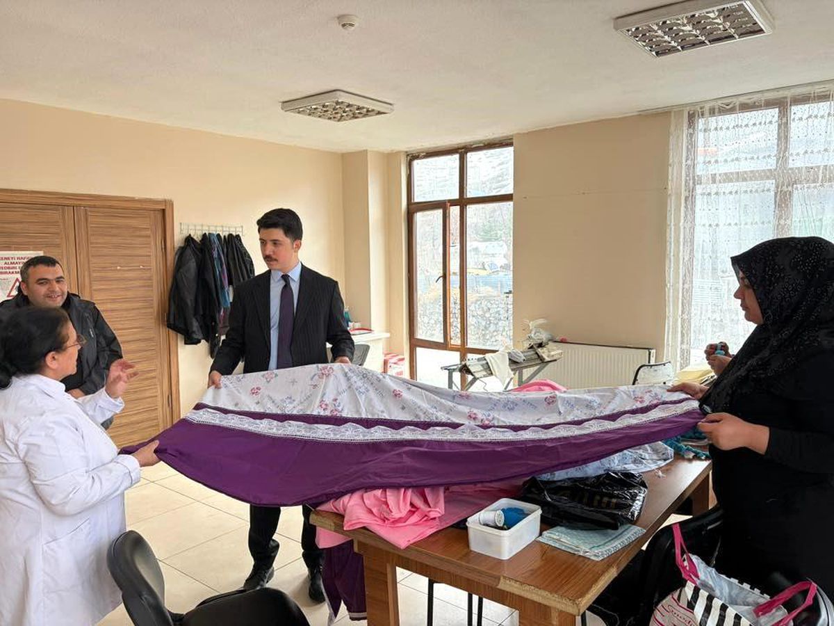 Digor Kaymakamı Ahmed Tayyib Kahraman'dan Halk Eğitimi Merkezi'ne ziyaret