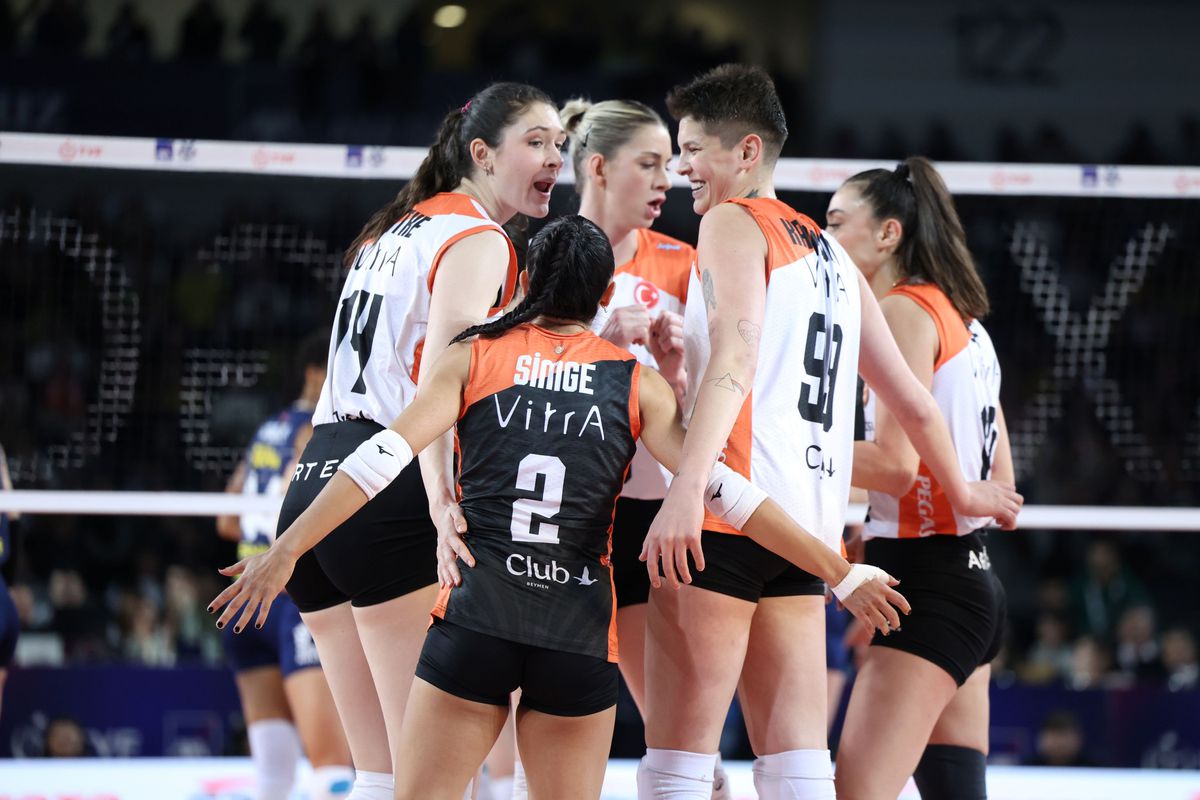 Eczacıbaşı Dynavit, Kupa Voley finalinde VakıfBank'ın rakibi oldu