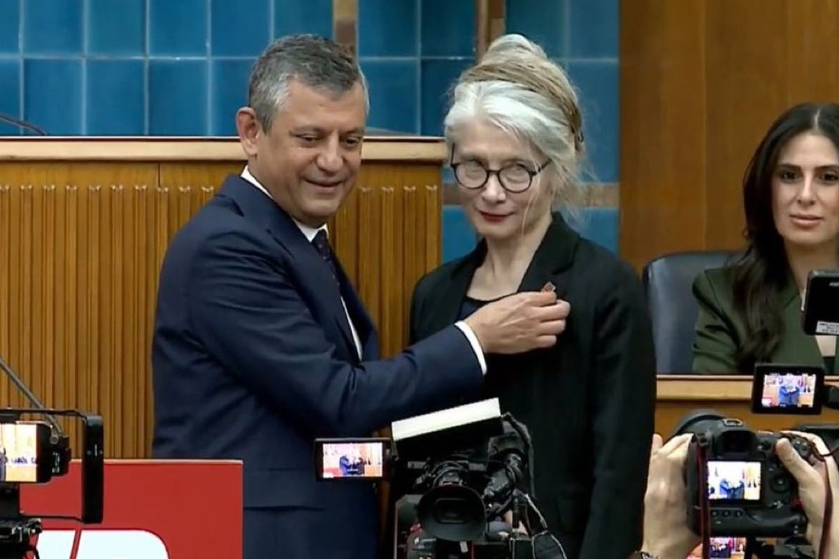 Emine Ülker Tarhan 12 yıl sonra CHP'ye döndü