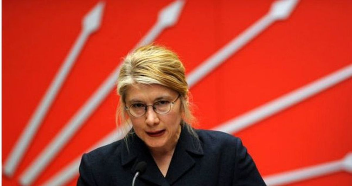 Emine Ülker Tarhan kimdir? CHP'ye katılan Emine Ülker Tarhan kaç yaşında, nereli, evli mi, eşi kim?