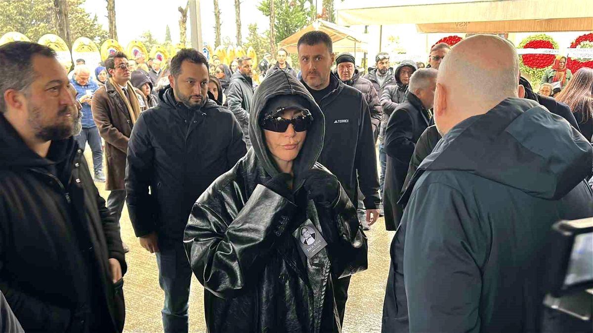 Erol Köse son yolculuğuna uğurlanıyor