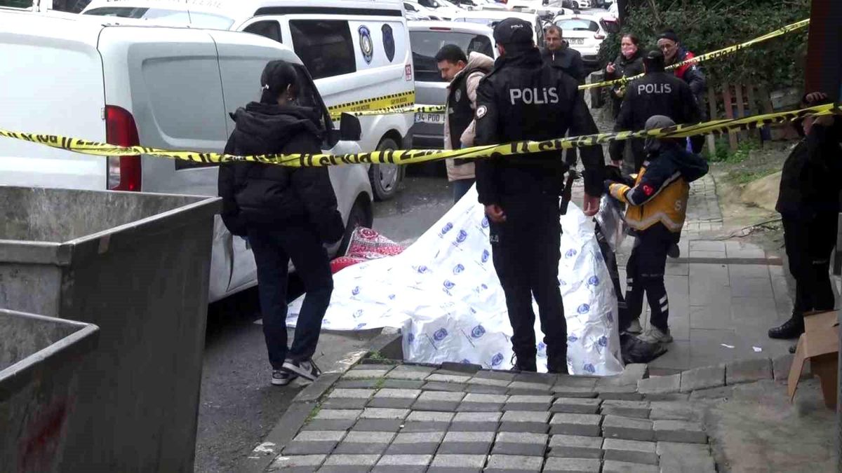 Eyüpsultan'da camdan düşen yaşlı kadın hayatını kaybetti