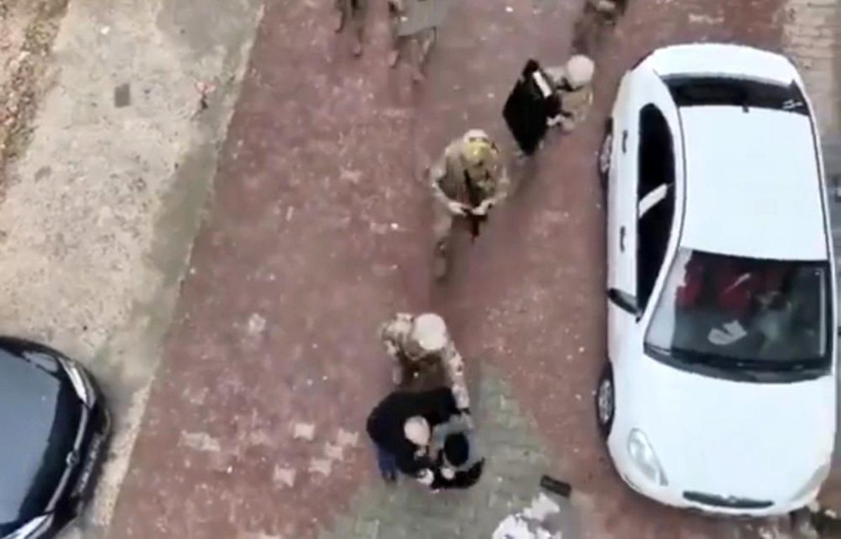Polise silahla mukavemet gösteren şahıs özel harekat operasyonuyla yakalandı