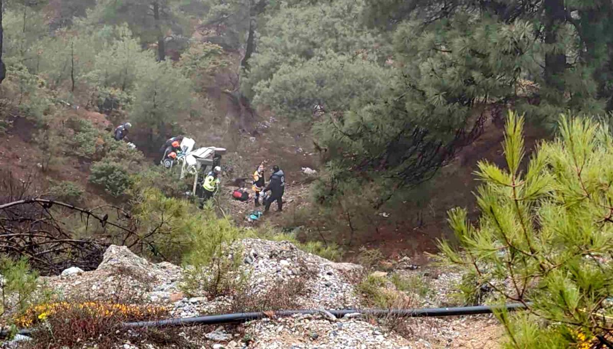 Şarampole uçan araçta 1 kişi öldü, 4 kişi yaralandı