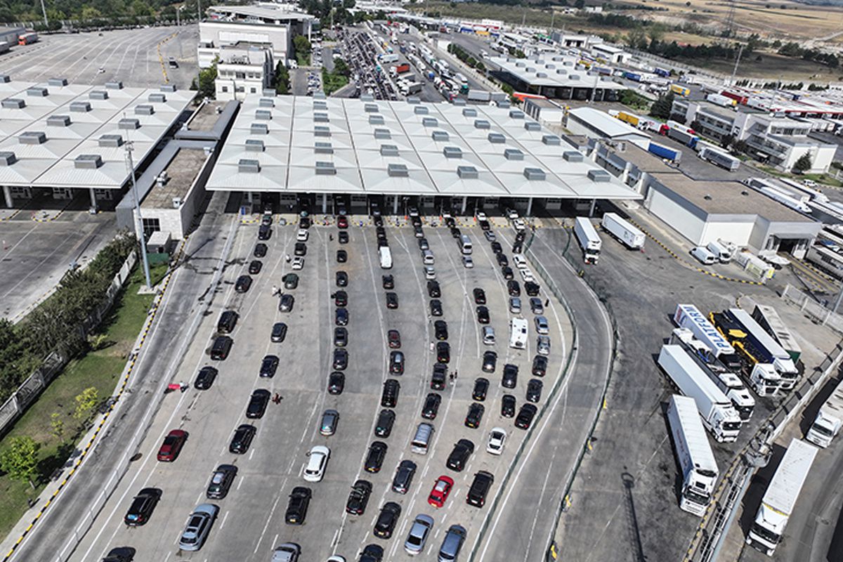 Gurbetçilere kolaylık! Araç kalma süresi tek tıklamayla öğrenilecek