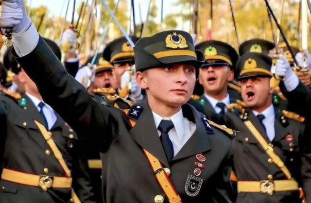 ظهرت دفاع الملازم إيبرو إيروغلو الذي تم طرده من TSK