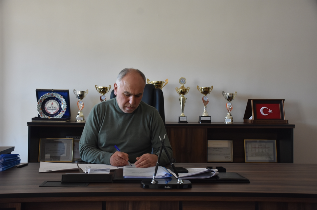 43 yil once mezun oldugu okula 19686715 5486 1 m