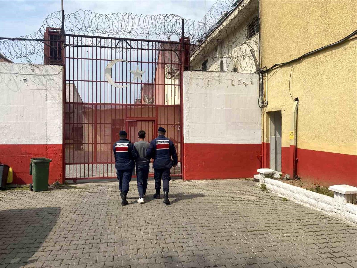 Aydın'da iki aranan hükümlü yakalandı